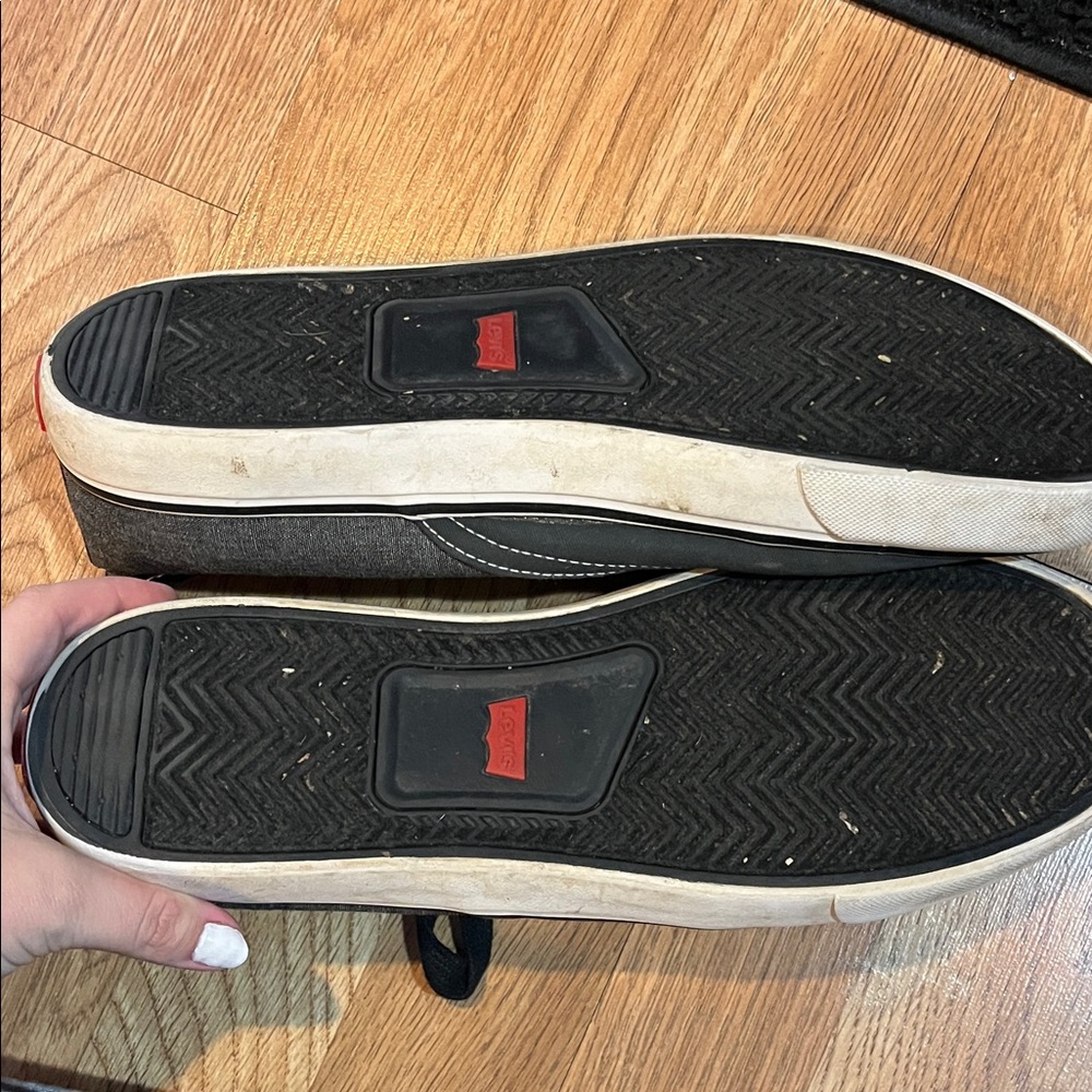 Levi's Men's Black and Gray Sneakers - Picture 4 of 7